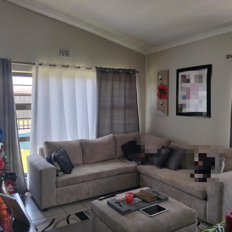 To Let 3 Bedroom Property for Rent in Peerless Park North Western Cape